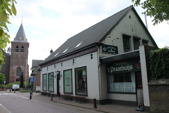 Dorpsstraat 2, Esch