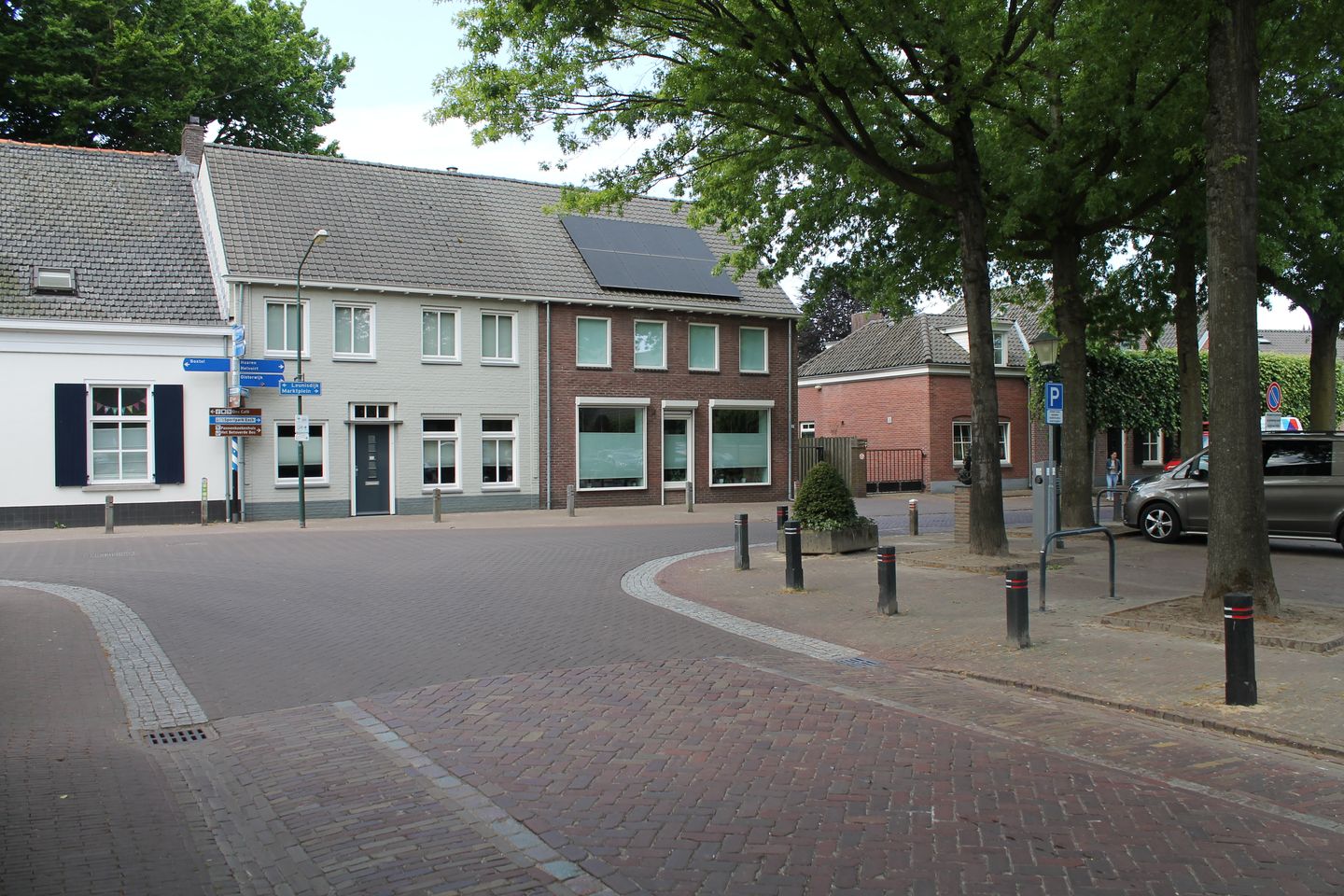 Bekijk foto 2 van Dorpsstraat 2