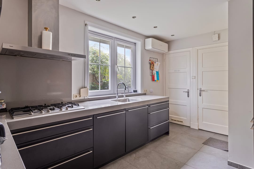 Photo 8 of Julianastraat 74