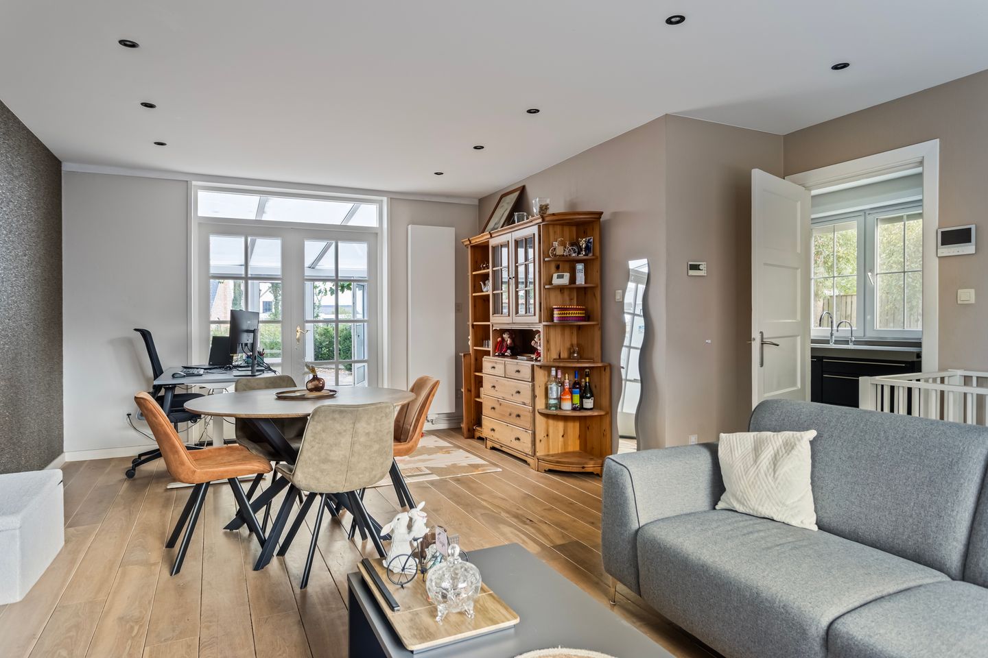 Photo 10 of Julianastraat 74