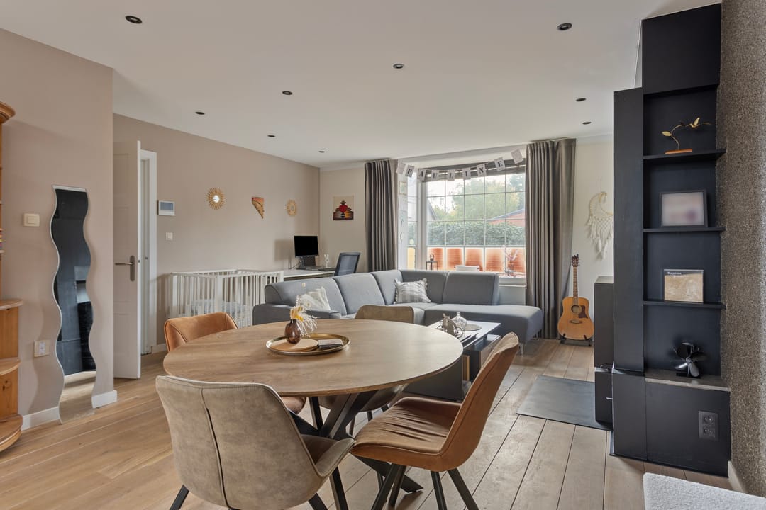 Photo 11 of Julianastraat 74