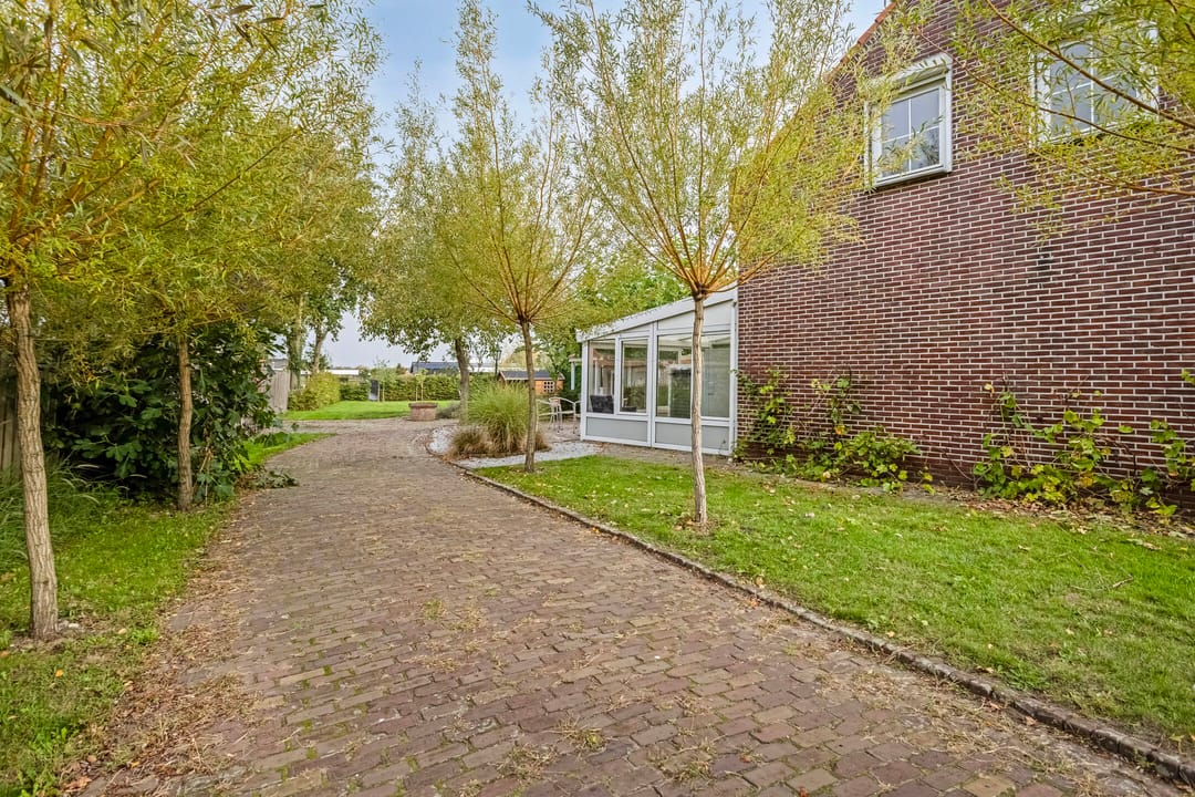 Photo 22 of Julianastraat 74