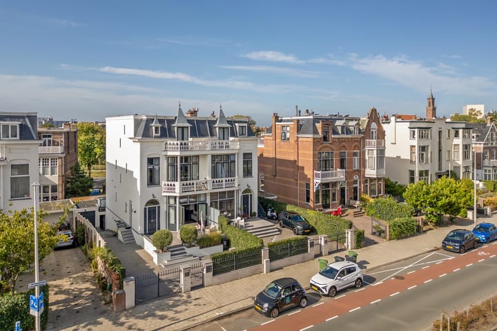 Photo 2 of Badhuisweg 57