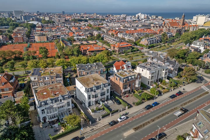 Photo 44 of Badhuisweg 57