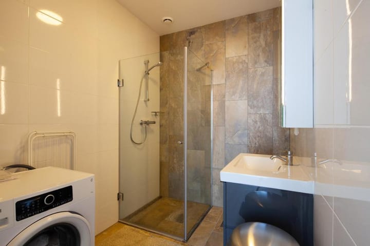 Photo 64 of Badhuisweg 57