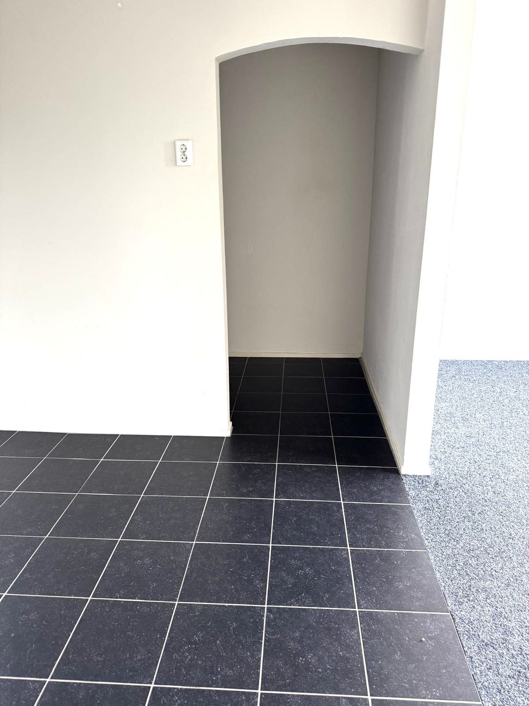Foto 8 van Rijksweg 117-B01