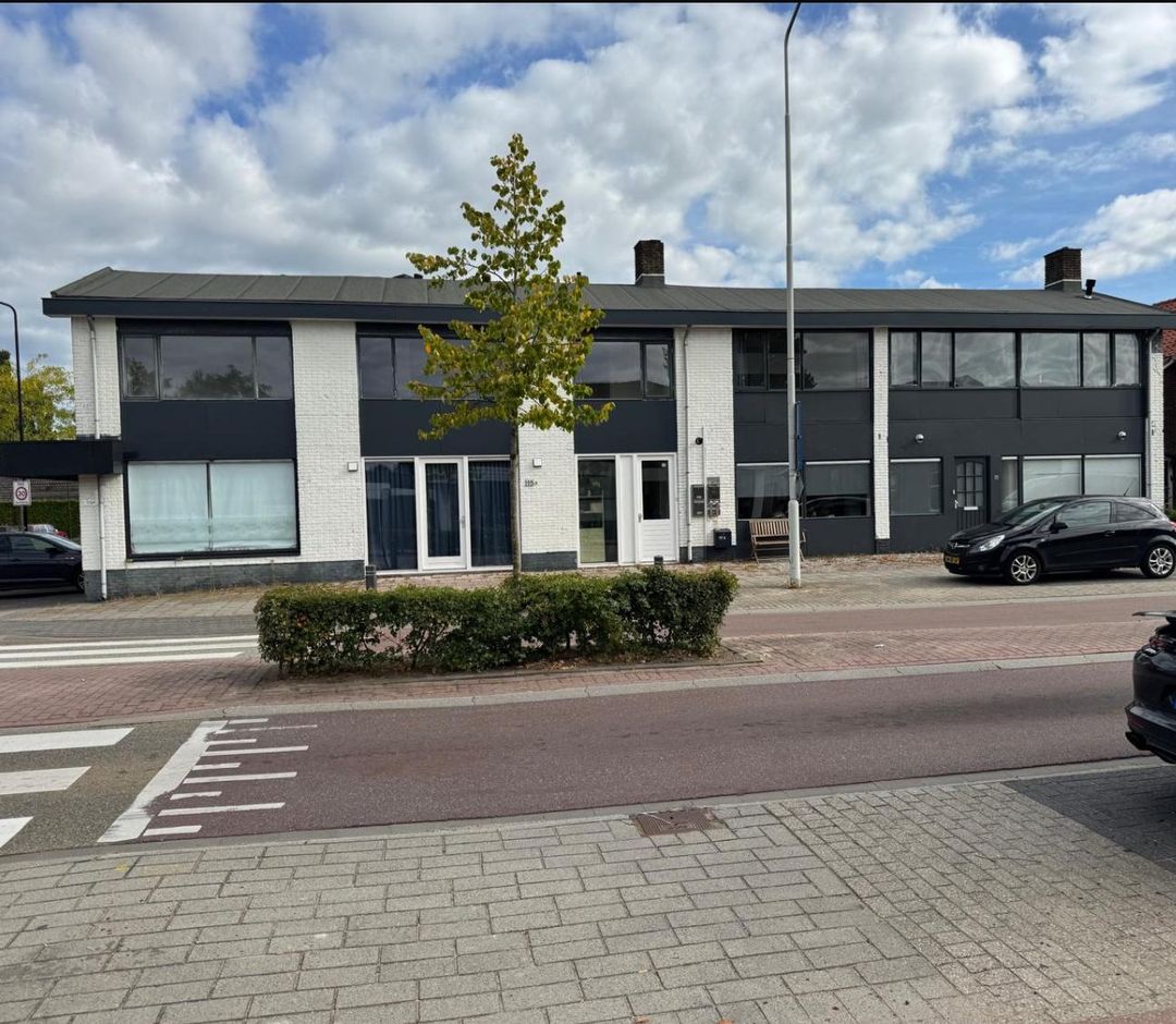 Foto 1 van Rijksweg 117-B01
