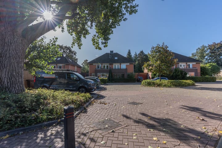 Foto 1 van Mezenhof 14-A