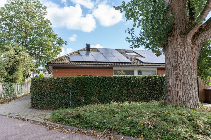 Foto 2 van Mezenhof 14-A