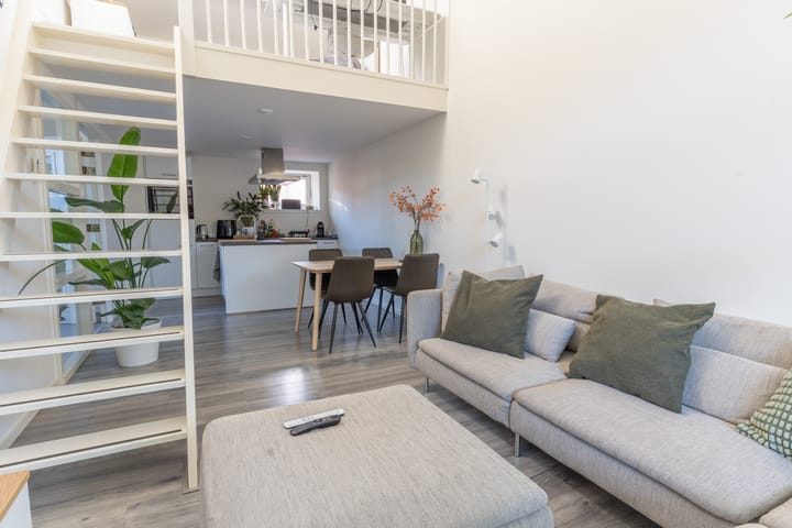 Foto 3 van Mezenhof 14-A