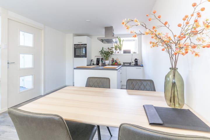 Foto 8 van Mezenhof 14-A