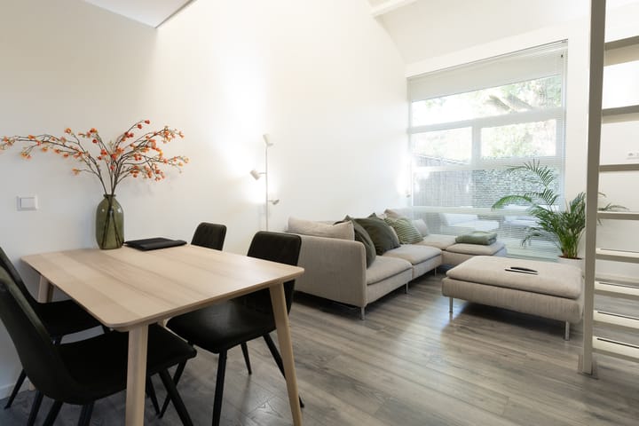 Foto 9 van Mezenhof 14-A