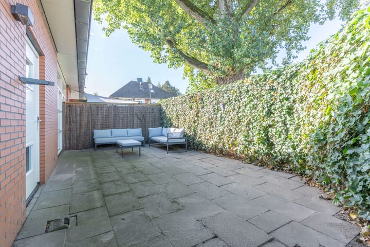 Foto 16 van Mezenhof 14-A