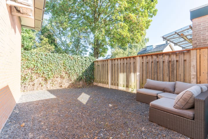 Foto 19 van Mezenhof 14-A