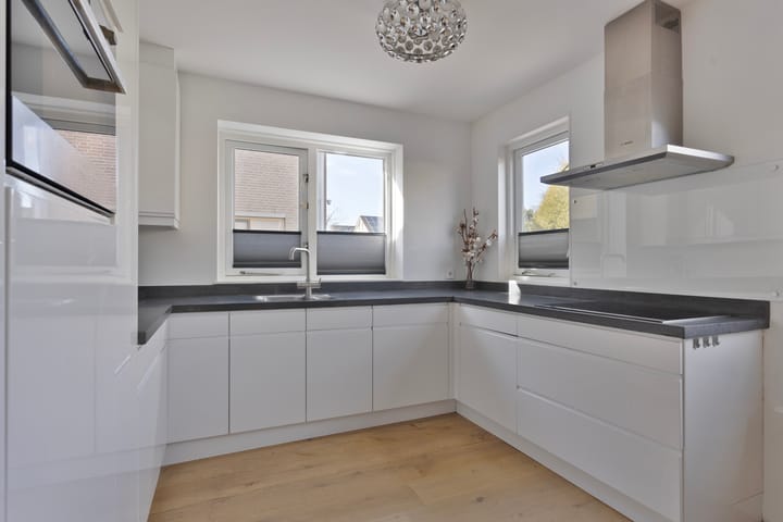 Photo 6 of Marga Klompéstraat 12