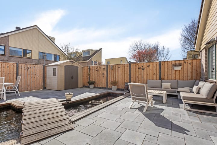 Photo 19 of Marga Klompéstraat 12