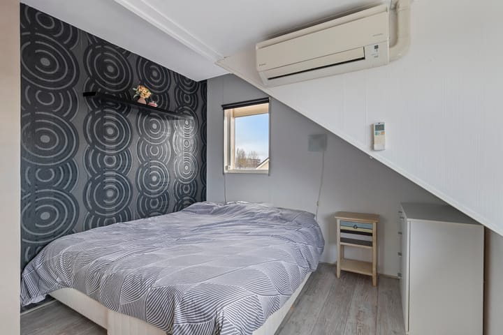 Photo 25 of Marga Klompéstraat 12