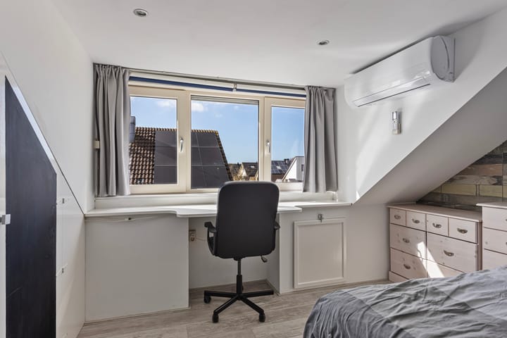 Photo 28 of Marga Klompéstraat 12