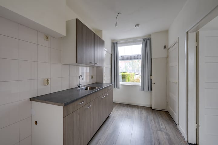 Photo 10 of Van Heeswijkstraat 36