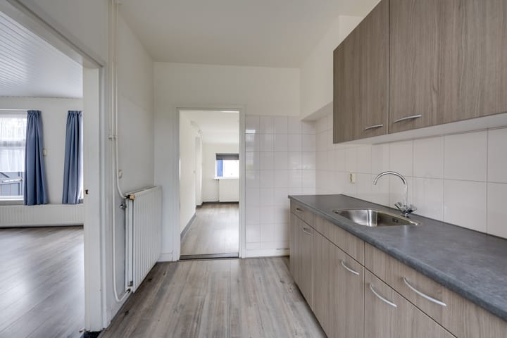 Photo 12 of Van Heeswijkstraat 36