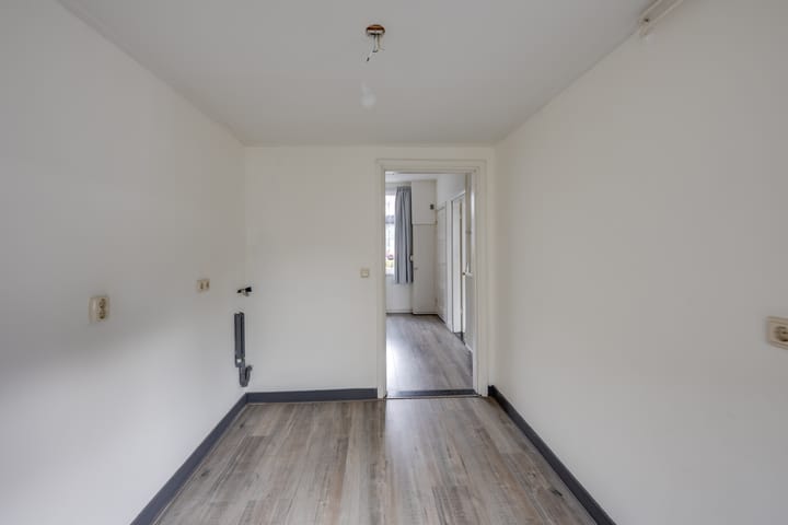 Photo 16 of Van Heeswijkstraat 36