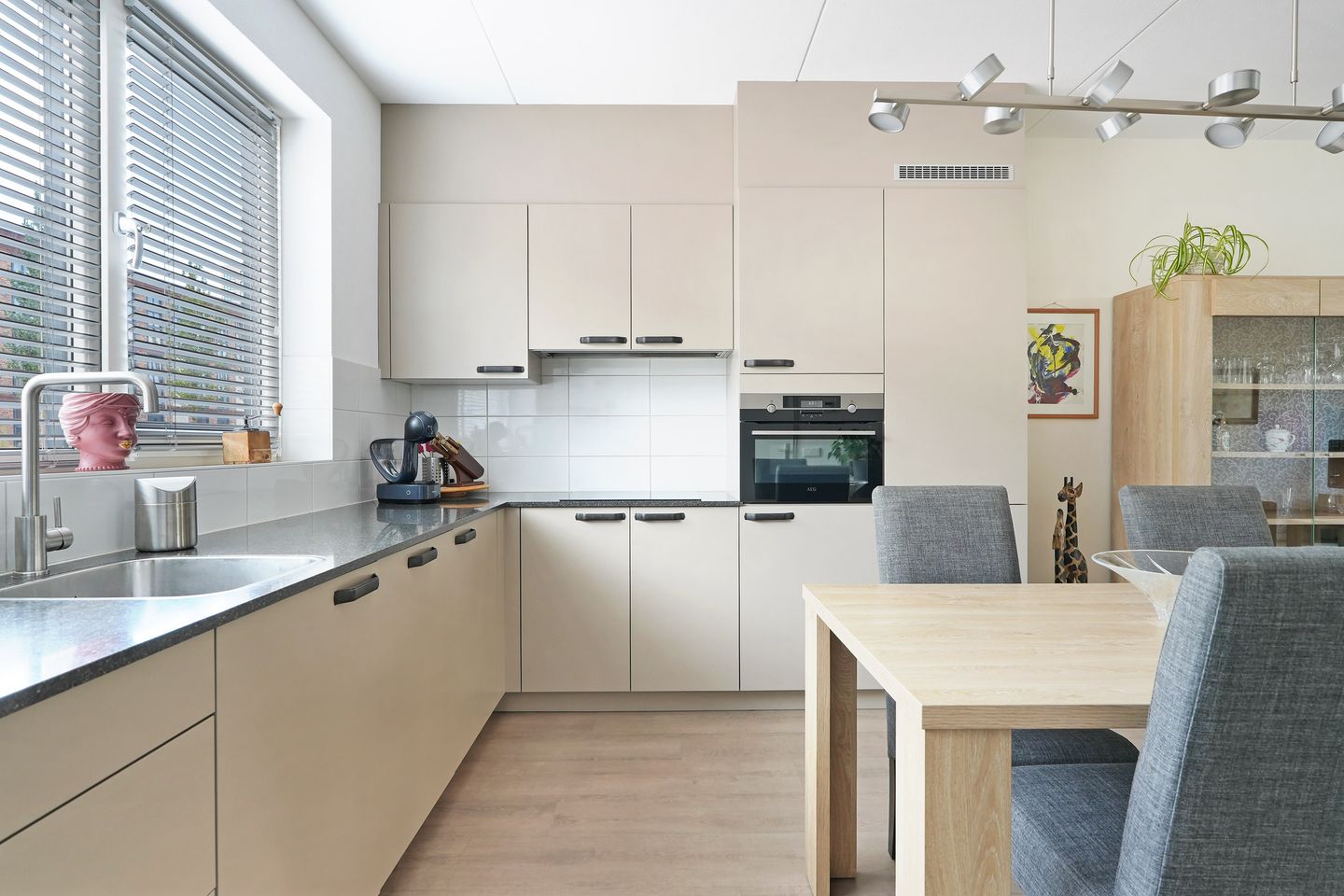 Photo 10 of De Willem Ruysstraat 43