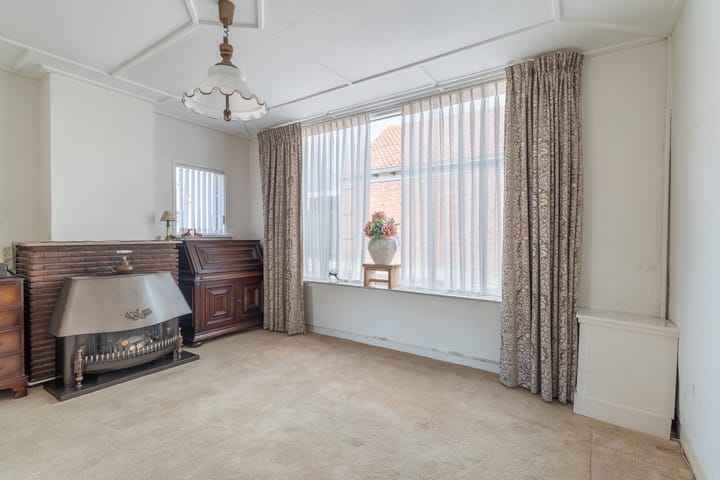 Foto 10 van Damstraat 142