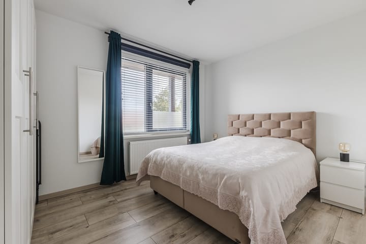 Foto 23 van Vertrekspoor 18