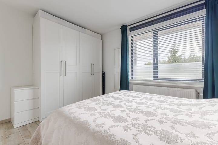 Foto 24 van Vertrekspoor 18