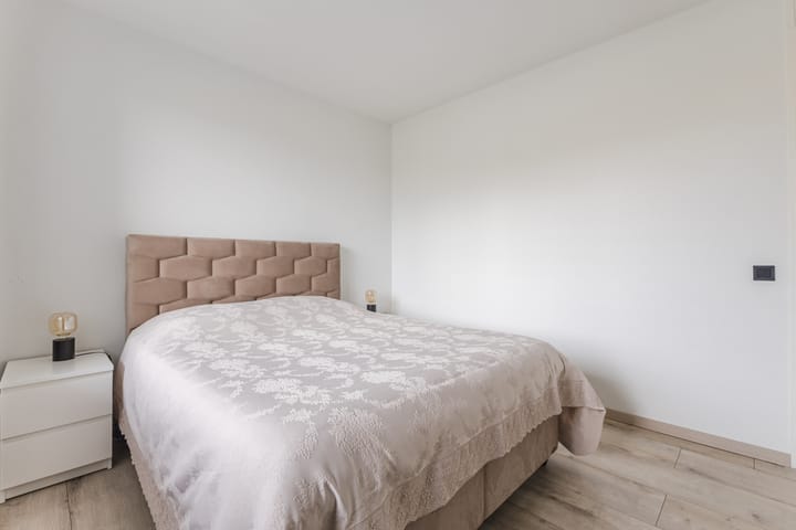 Foto 25 van Vertrekspoor 18