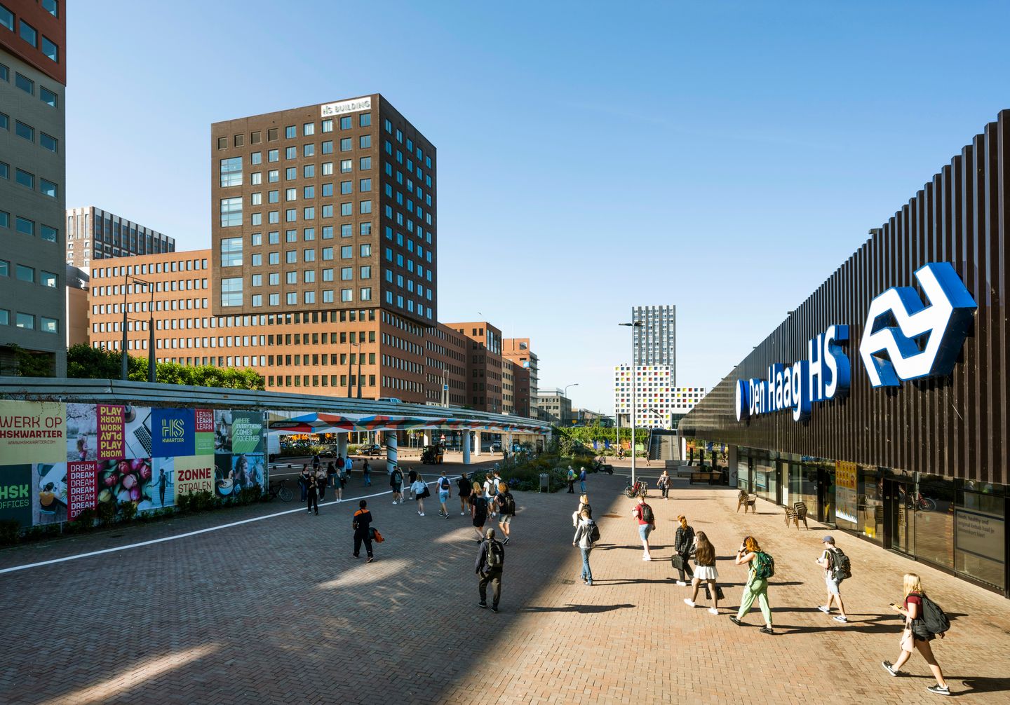 Bekijk foto 1 van Johanna Westerdijkplein 1