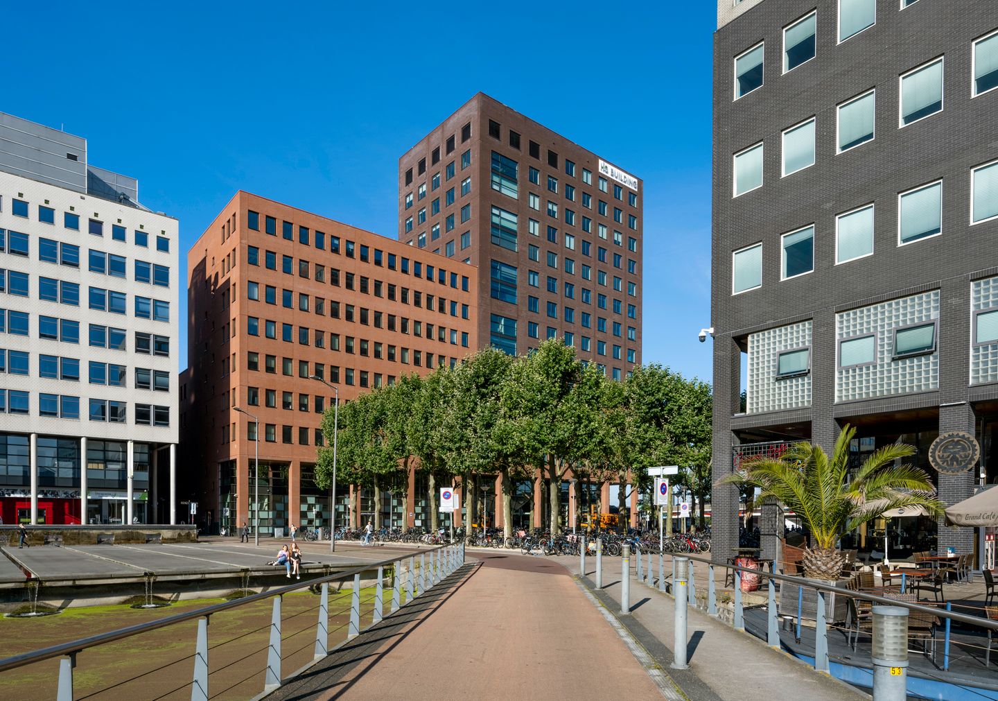 Bekijk foto 2 van Johanna Westerdijkplein 1