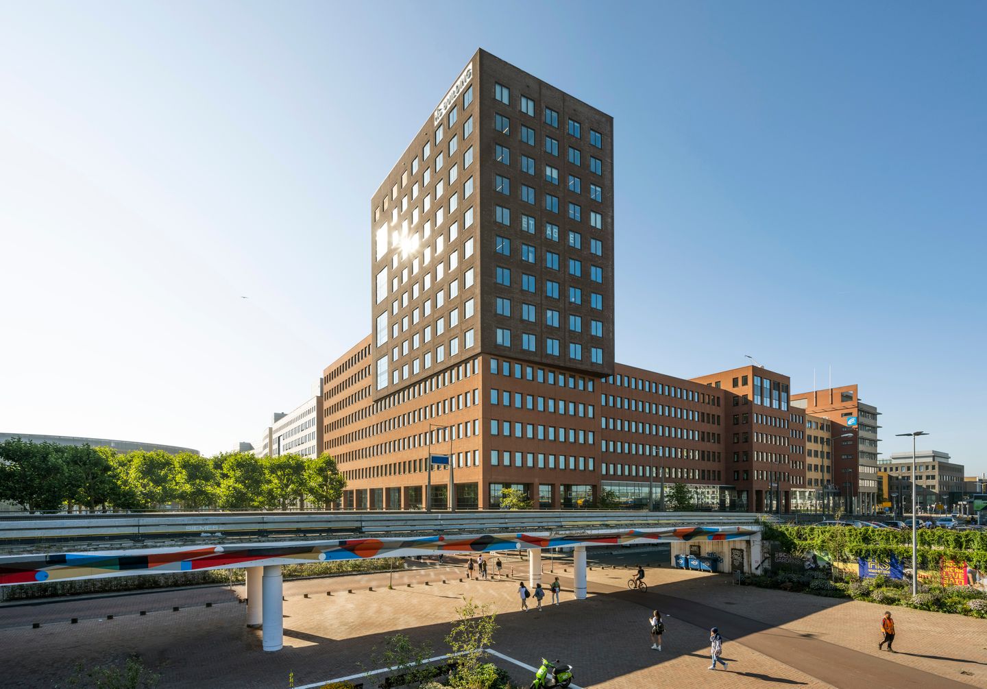 Bekijk foto 3 van Johanna Westerdijkplein 1