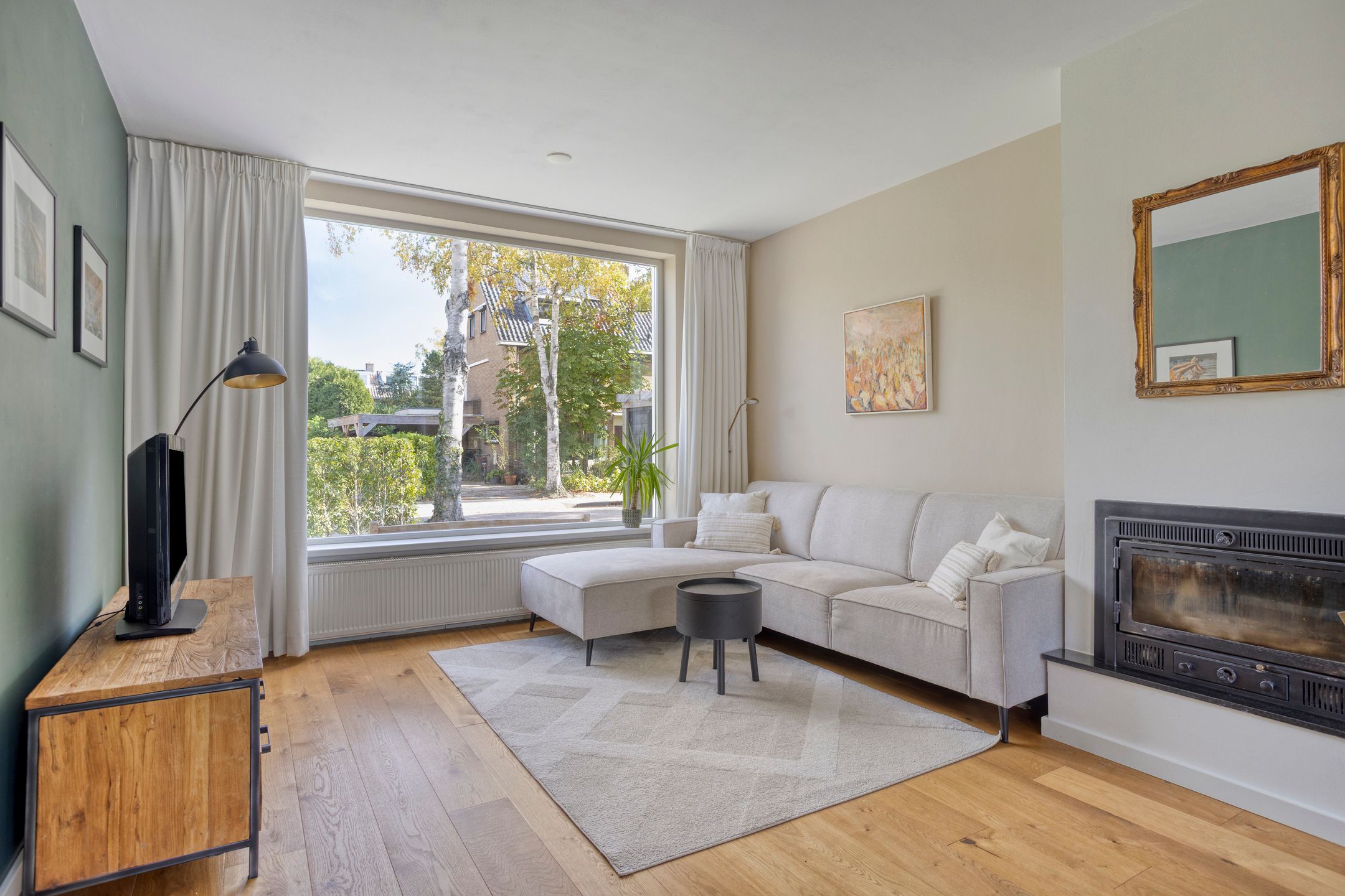 Photo 3 of Aasdomstraat 11