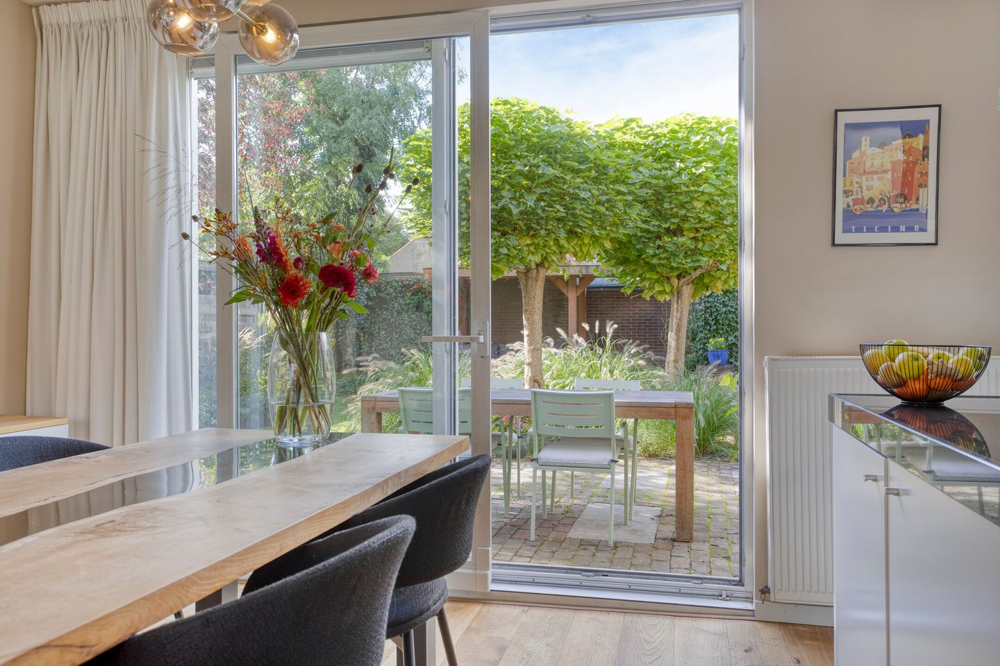 Photo 10 of Aasdomstraat 11