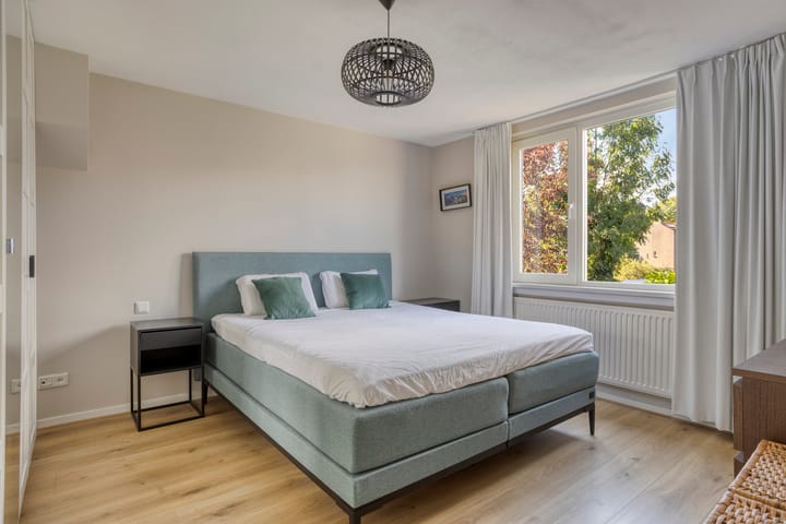 Photo 13 of Aasdomstraat 11