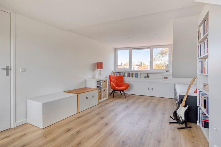 Photo 24 of Aasdomstraat 11