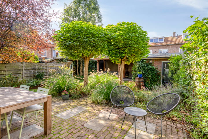 Photo 25 of Aasdomstraat 11