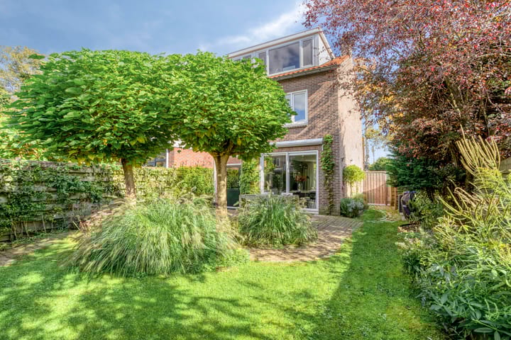 Photo 28 of Aasdomstraat 11