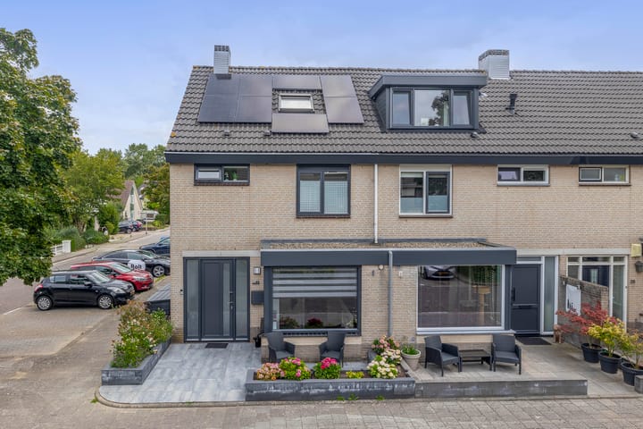 Photo 5 of Clara Wichmannstraat 27