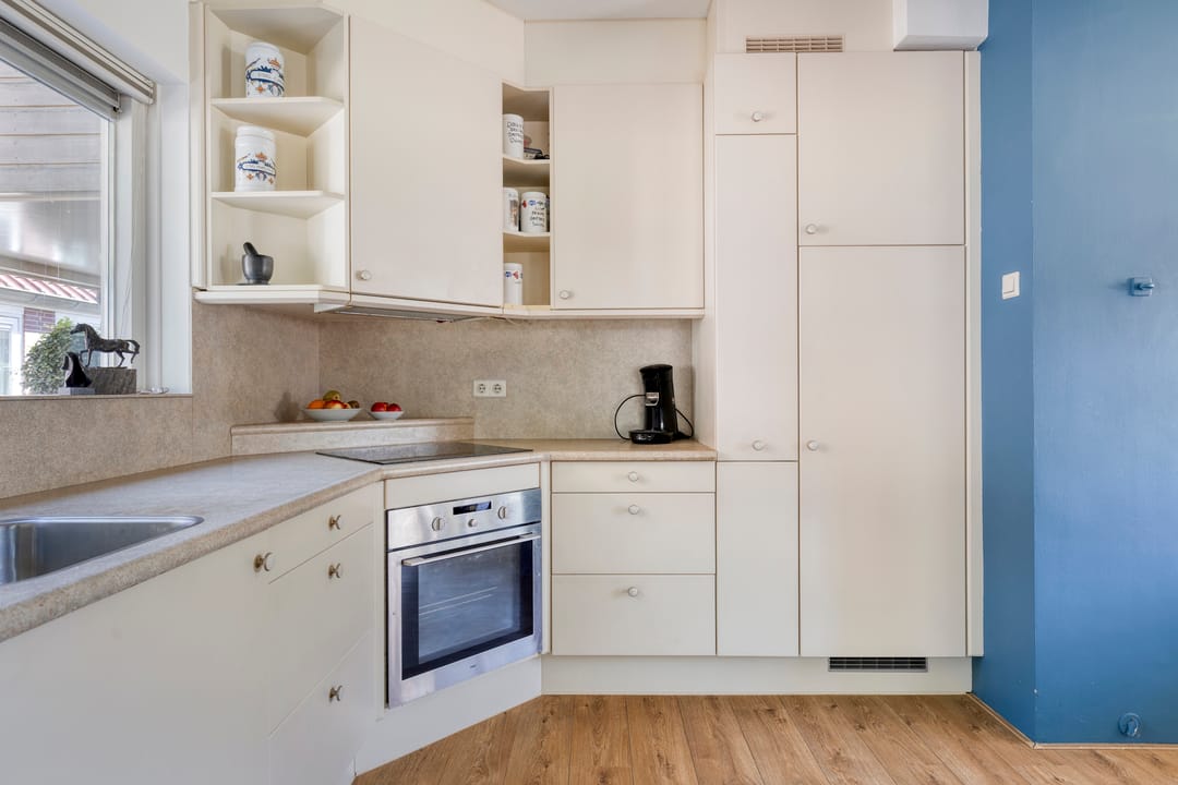 Photo 16 of Zuiderstraat 30