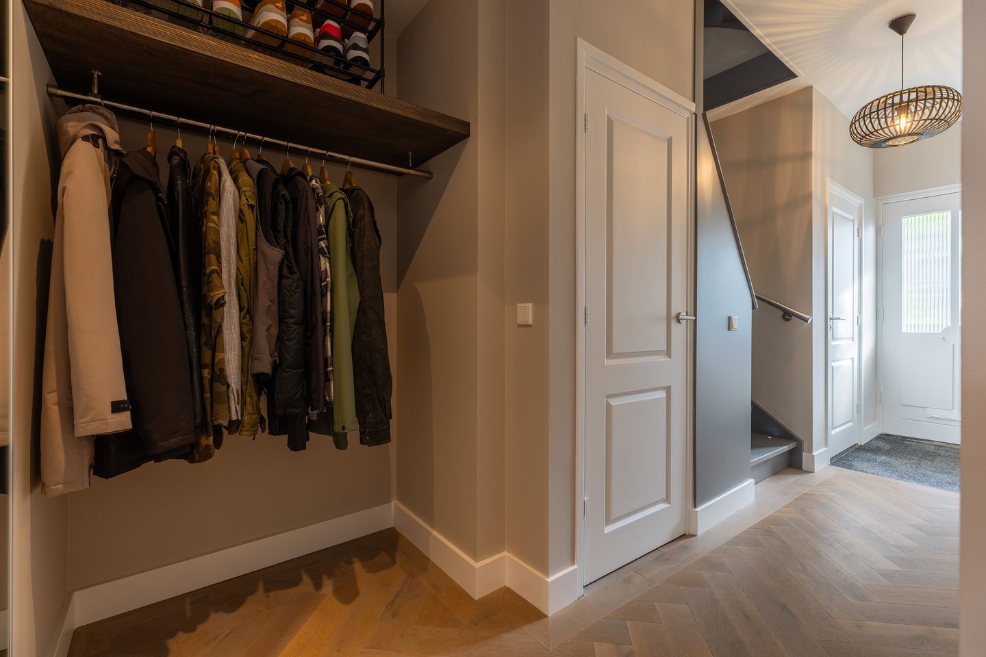 Photo 5 of Witte de Withstraat 17