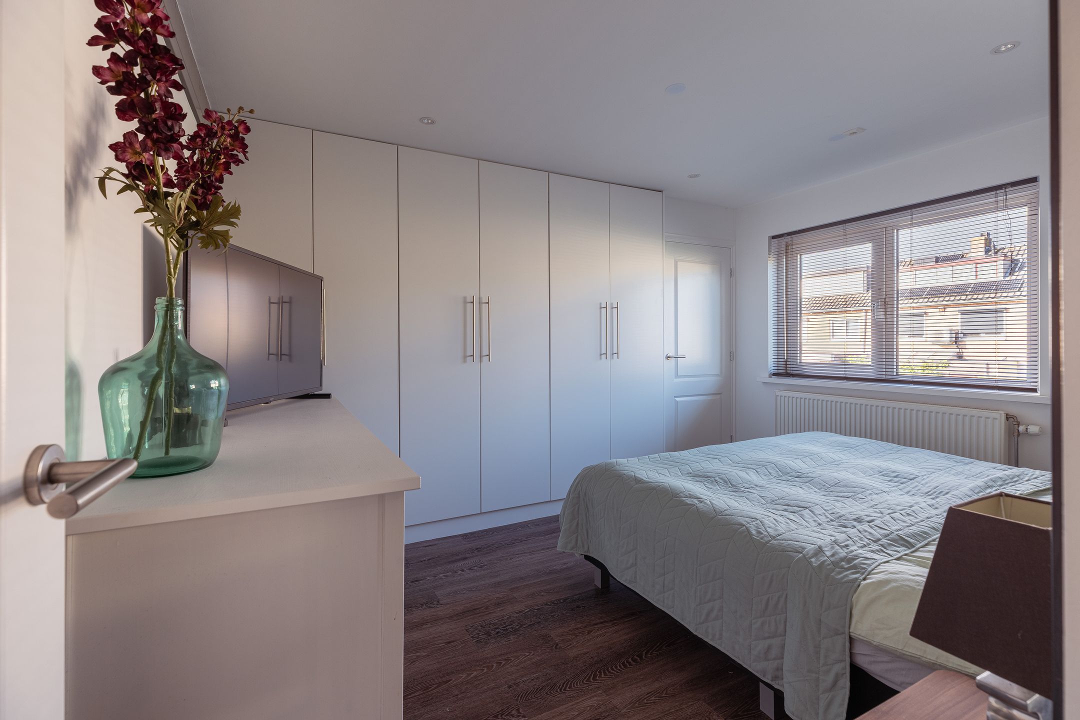 Photo 24 of Witte de Withstraat 17