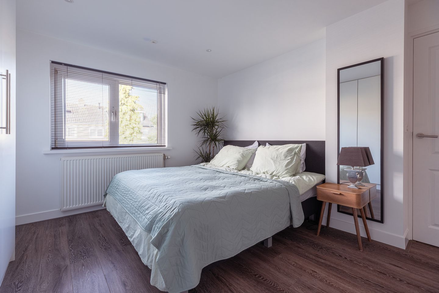 Photo 25 of Witte de Withstraat 17