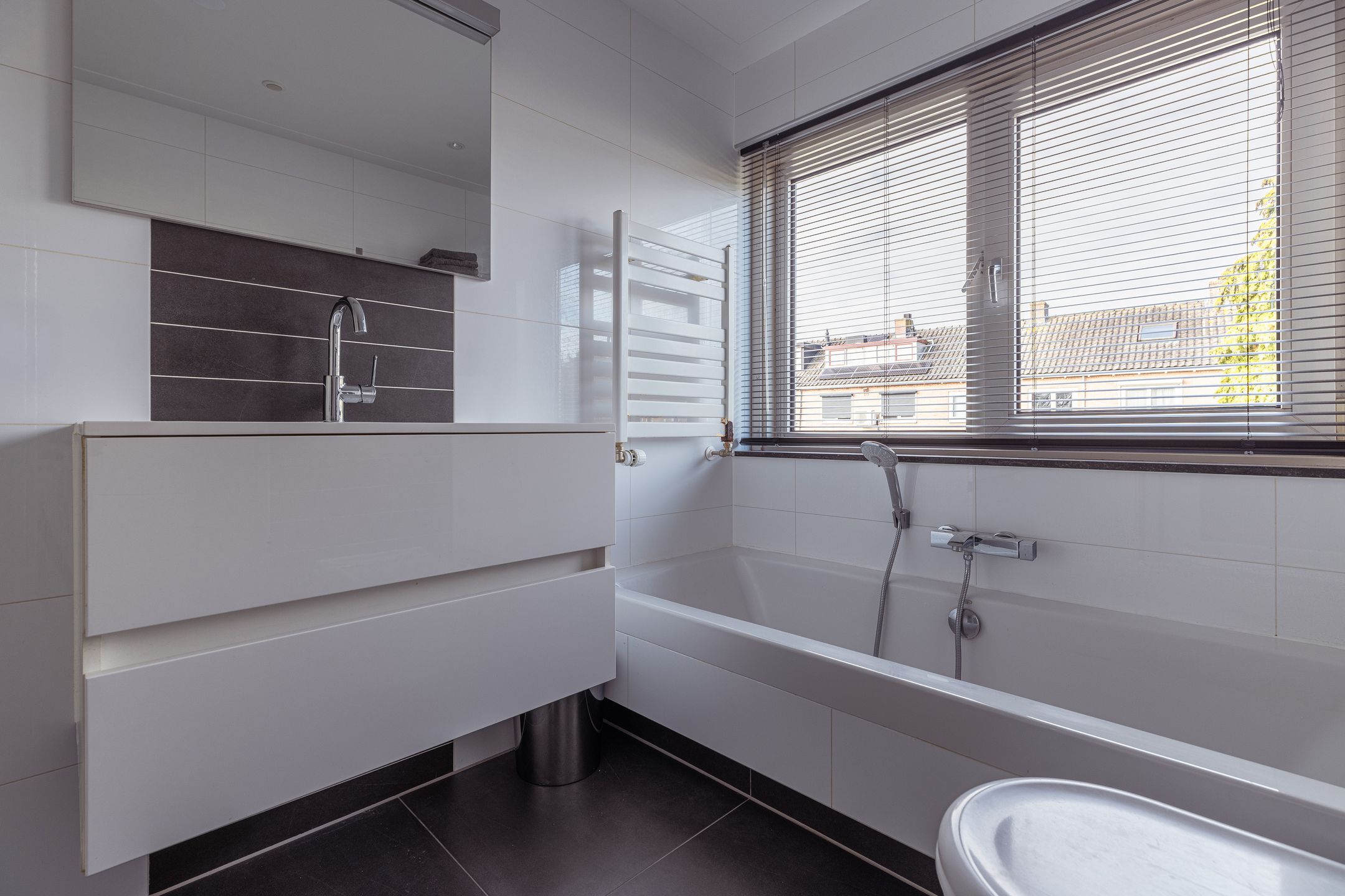 Photo 27 of Witte de Withstraat 17