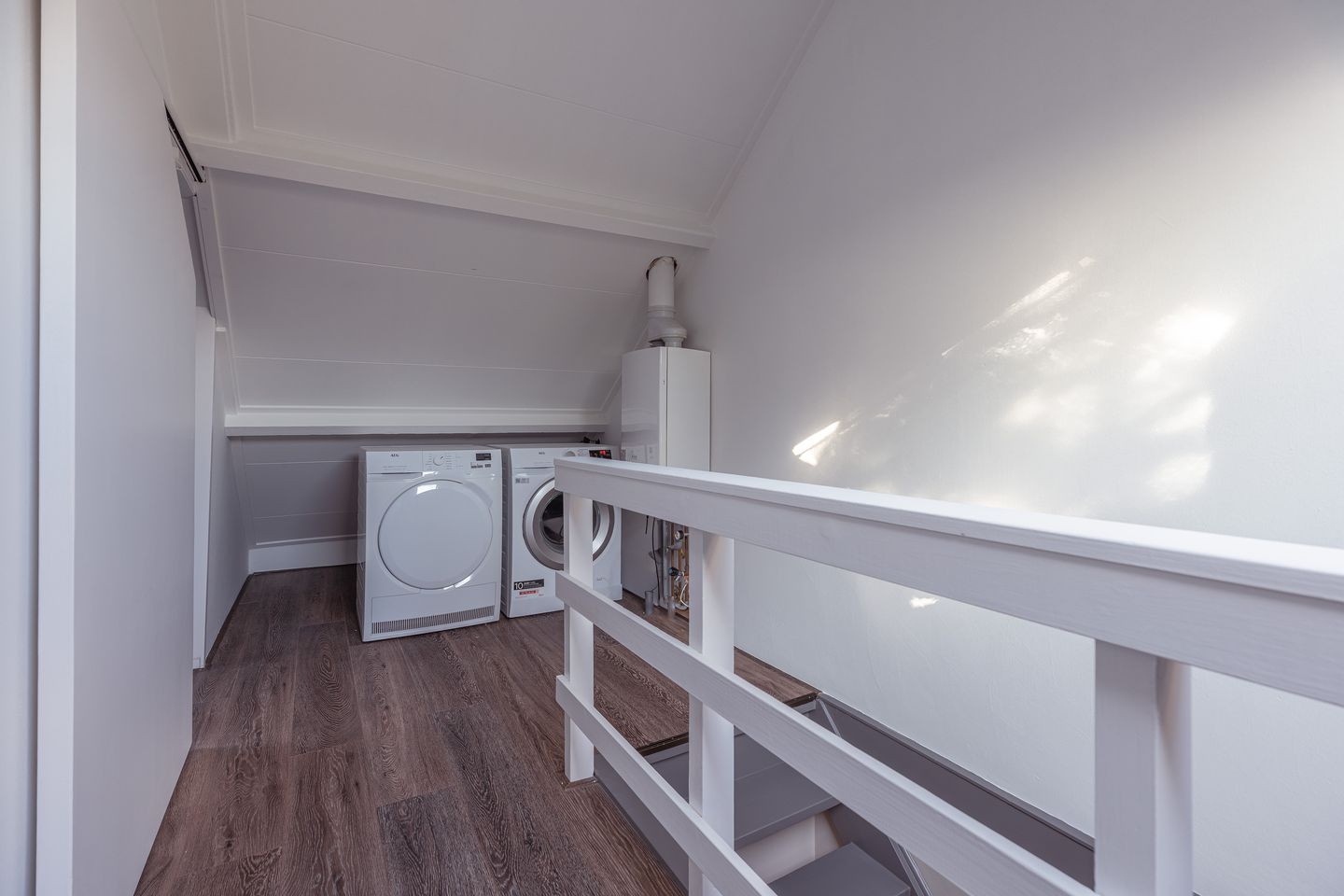 Photo 35 of Witte de Withstraat 17