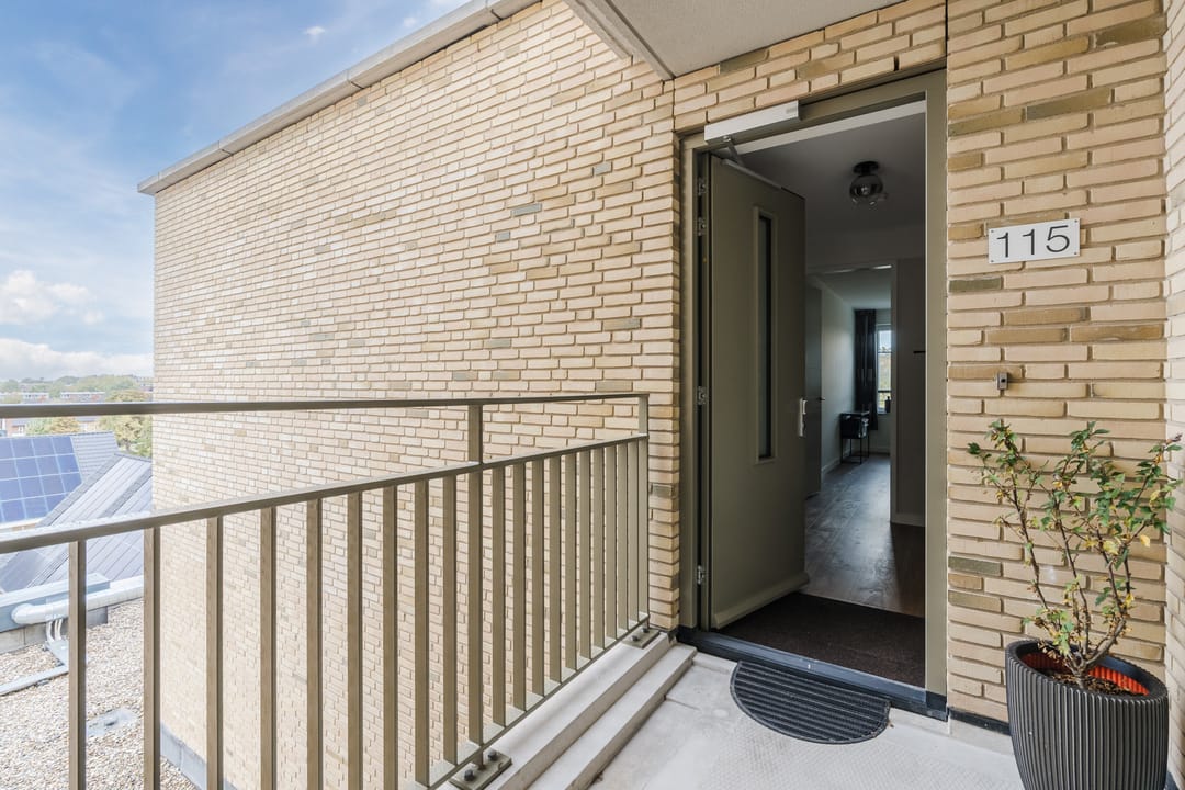 Photo 32 of Heinsiusstraat 115