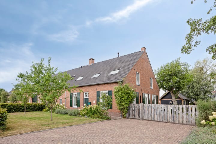 Photo 2 of Biezendijk 34