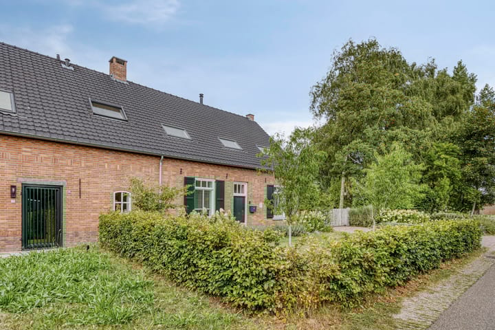 Photo 4 of Biezendijk 34