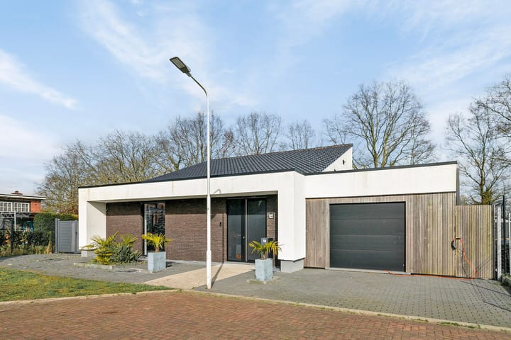 Photo 24 of Achterstraat 19-A